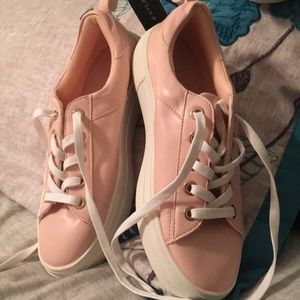 Kendall & Kylie pink shoes size 8